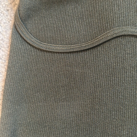 Express Body Contour Seamless Ribbed
Sweetheart Cropped Tank - Picture 7 of 7